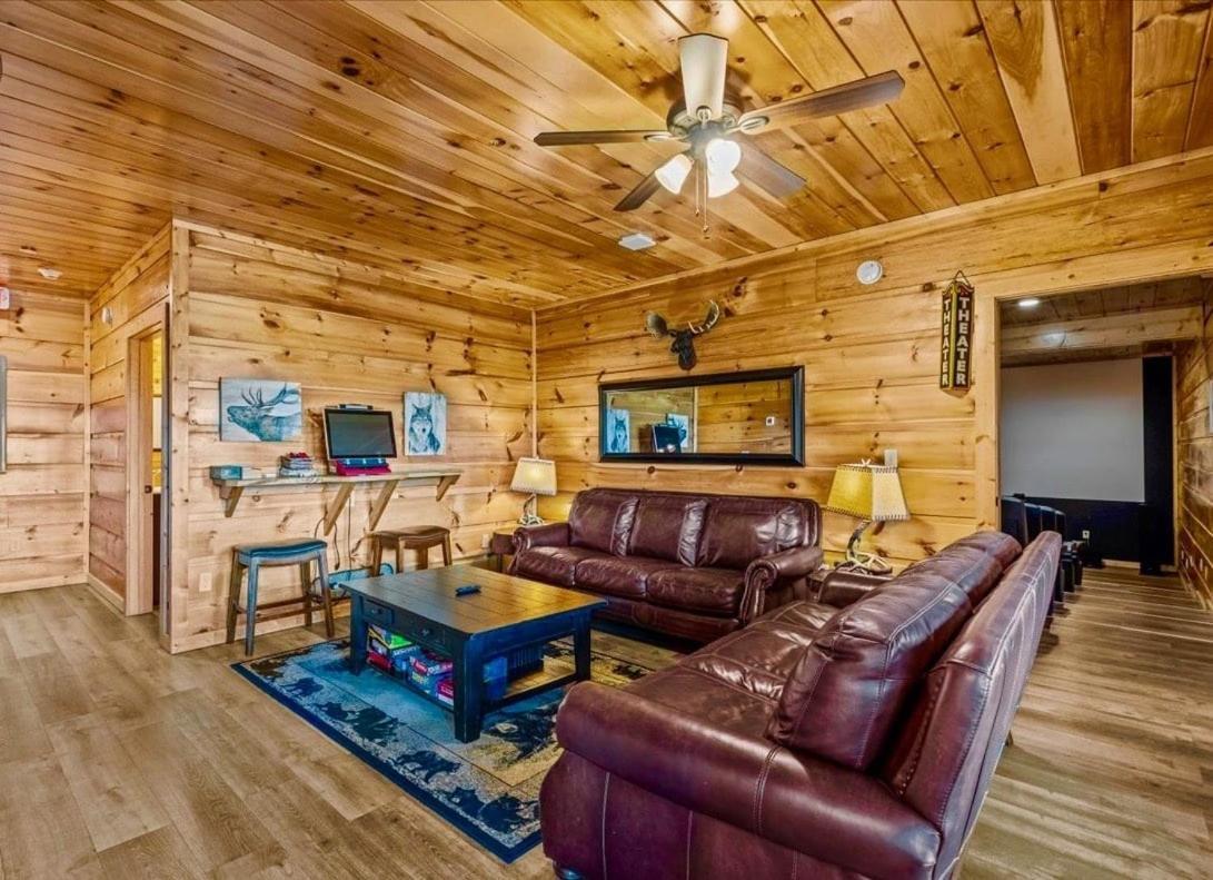 Mansion In The Sky Cabin แกตลิงเบิร์ก ภายนอก รูปภาพ