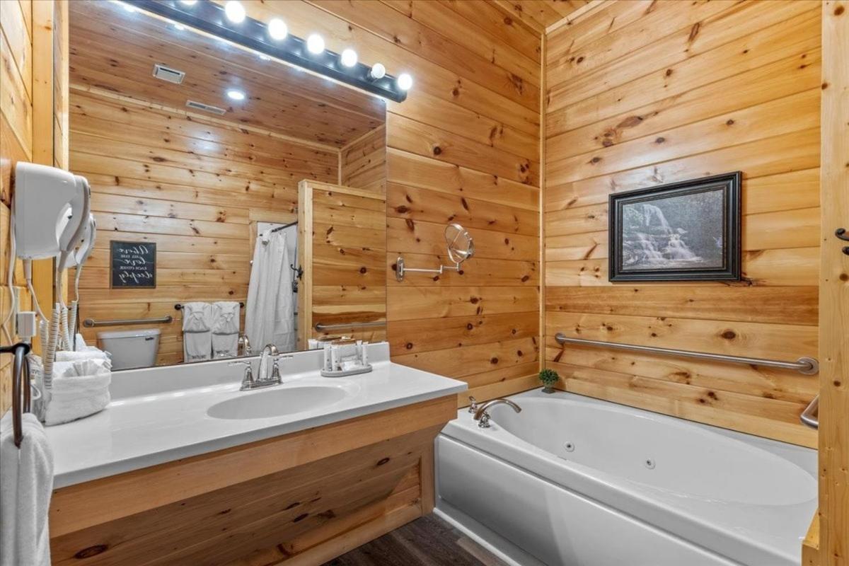 Mansion In The Sky Cabin แกตลิงเบิร์ก ภายนอก รูปภาพ