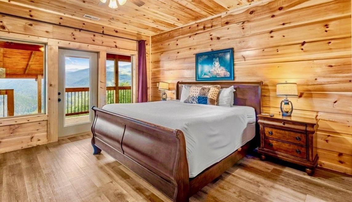 Mansion In The Sky Cabin แกตลิงเบิร์ก ภายนอก รูปภาพ