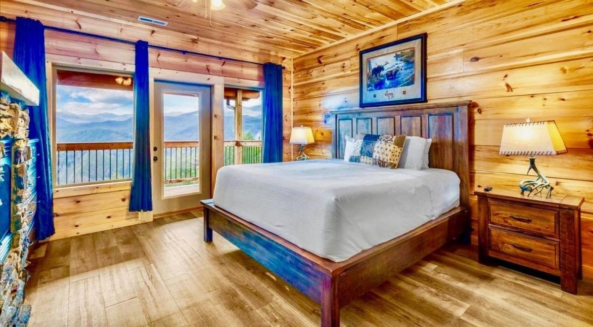 Mansion In The Sky Cabin แกตลิงเบิร์ก ภายนอก รูปภาพ